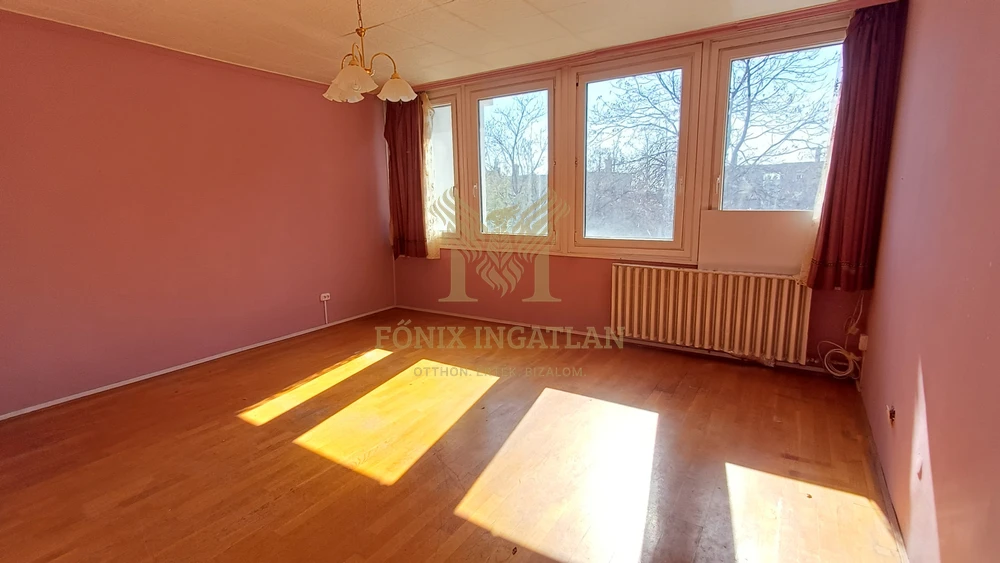 Természetközeli otthon a Rózsadombon – saját kertrésszel!