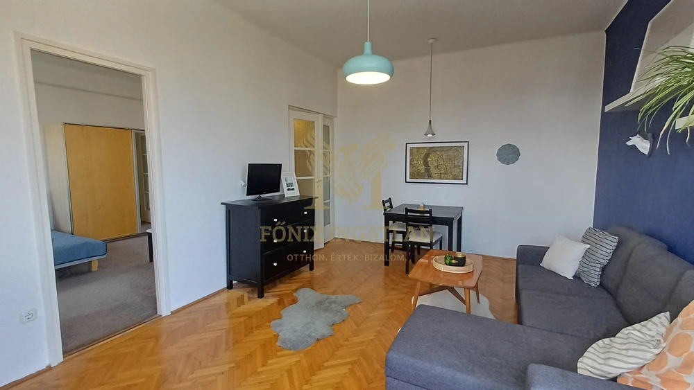 FELHÉVÍZEN PANORÁMÁS, 2 SZOBÁS LAKÁS ELADÓ!