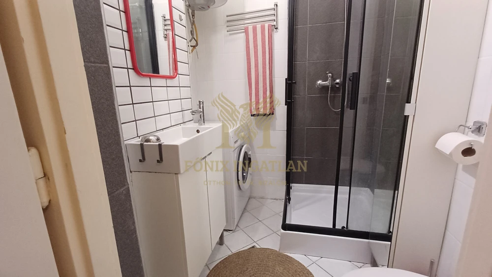 FELHÉVÍZEN PANORÁMÁS, 2 SZOBÁS LAKÁS ELADÓ!