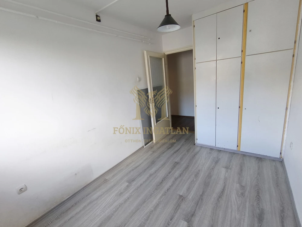 Napfényes lakás Siófok belvárosában csendes, zöld környezetben, zárt parkolóval