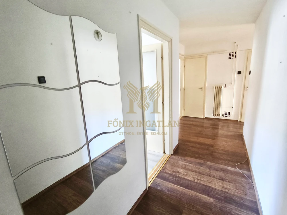 Napfényes lakás Siófok belvárosában csendes, zöld környezetben, zárt parkolóval