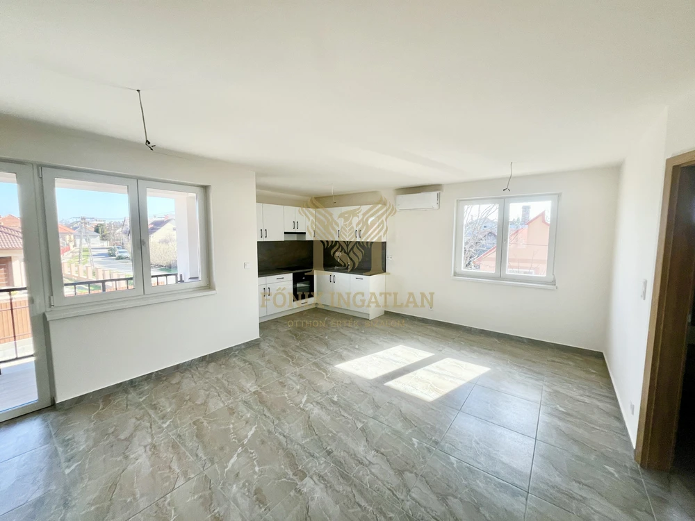 ELADÓ AZONNAL KÖLTÖZHETŐ ÚJÉPÍTÉSŰ LAKÁS DERECSKE BELVÁROSÁBAN!