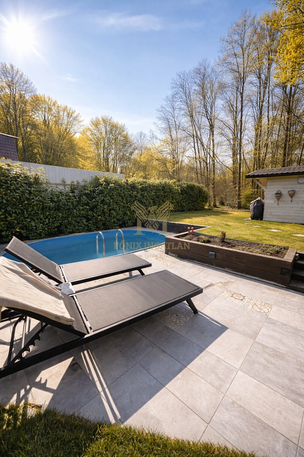 ERDŐ MELLETTI LUXUS OTTHON FÓTON – 4 SZOBA + NAPPALI, NAPELEM, MEDENCE!