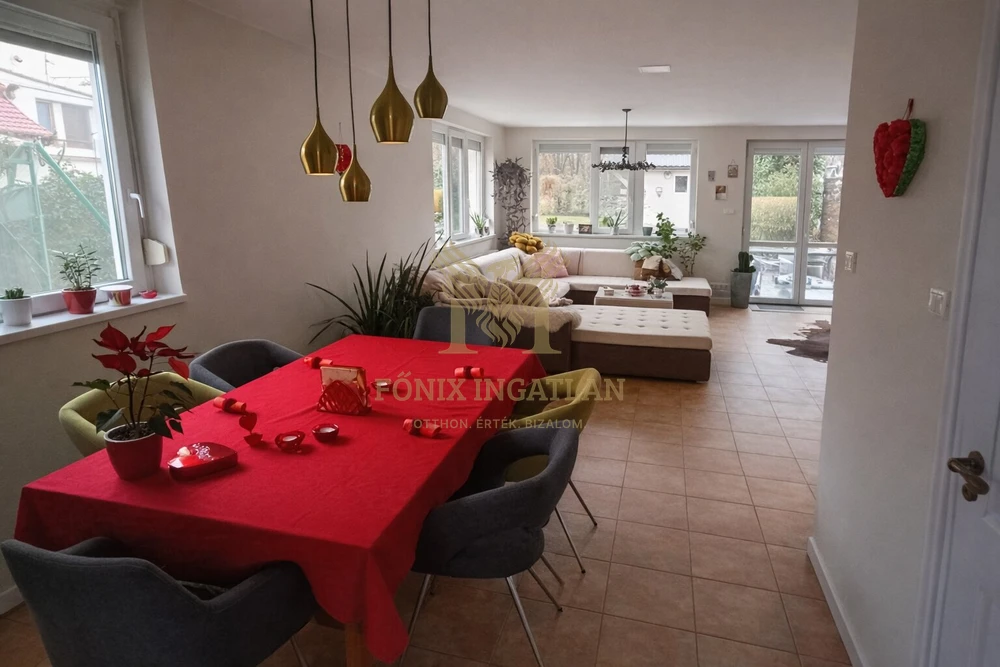 ERDŐ MELLETTI LUXUS OTTHON FÓTON – 4 SZOBA + NAPPALI, NAPELEM, MEDENCE!