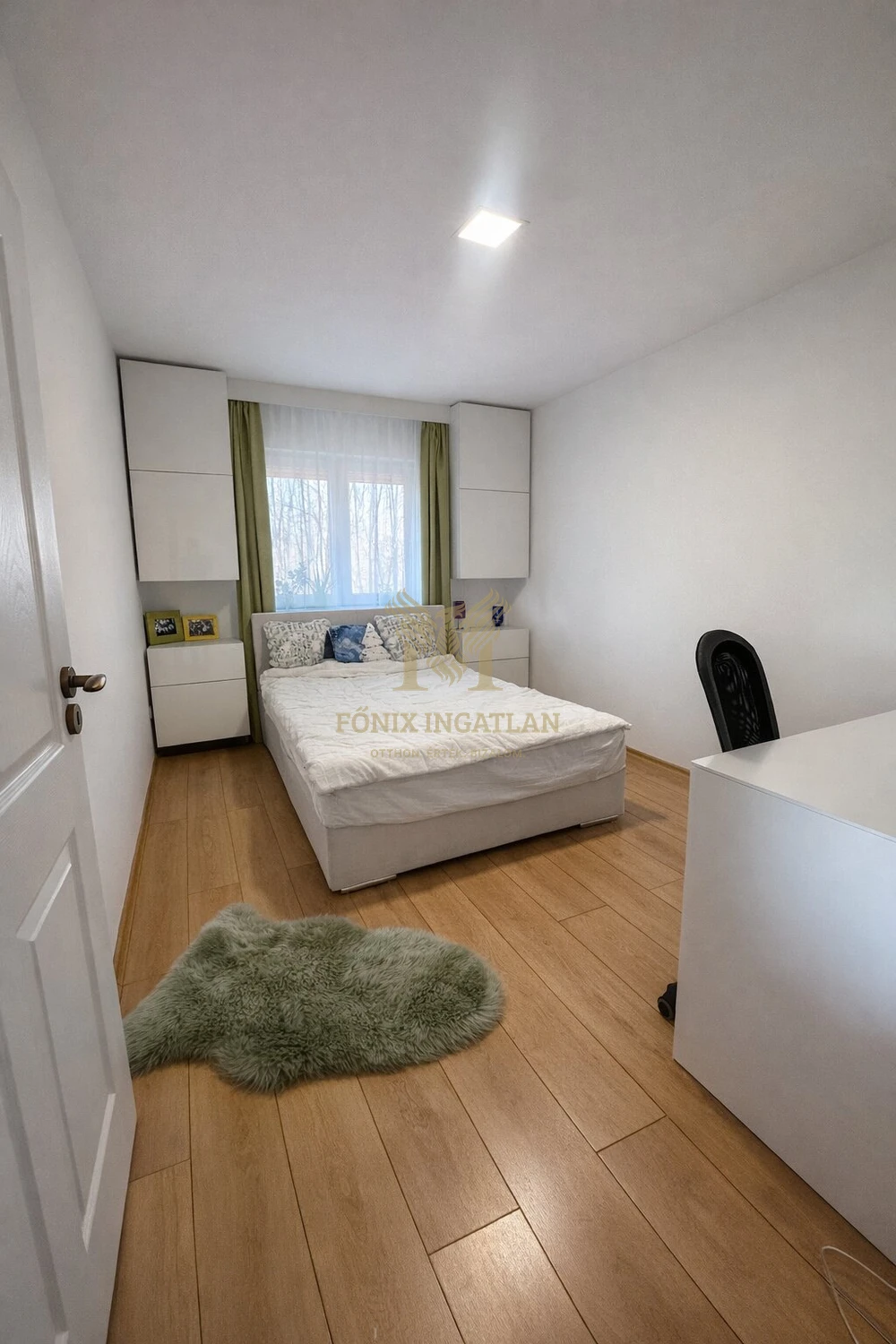 ERDŐ MELLETTI LUXUS OTTHON FÓTON – 4 SZOBA + NAPPALI, NAPELEM, MEDENCE!