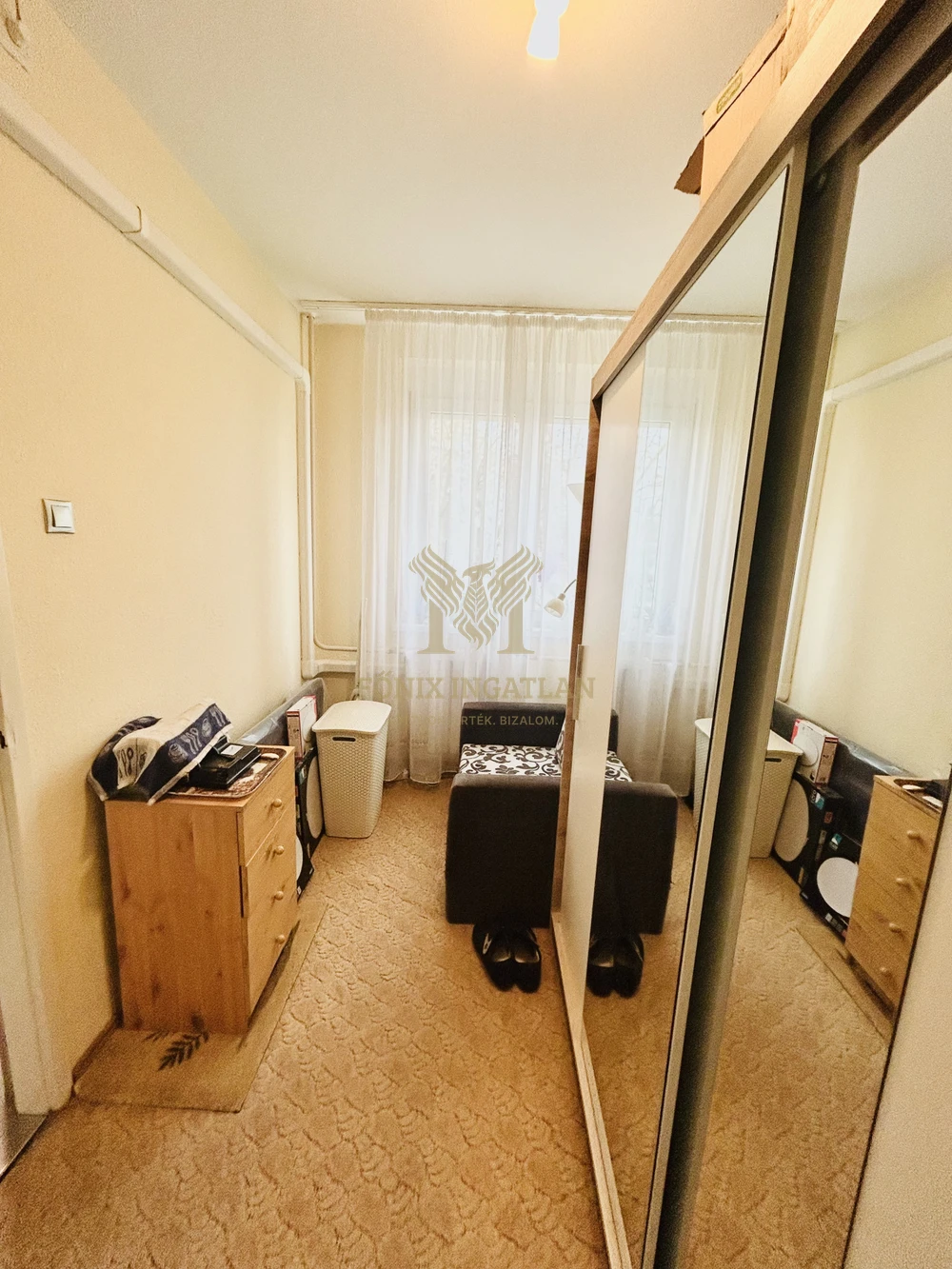 Világos, erkélyes otthon zöld környezetben – Gödöllőn, az Erzsébet-park mellett