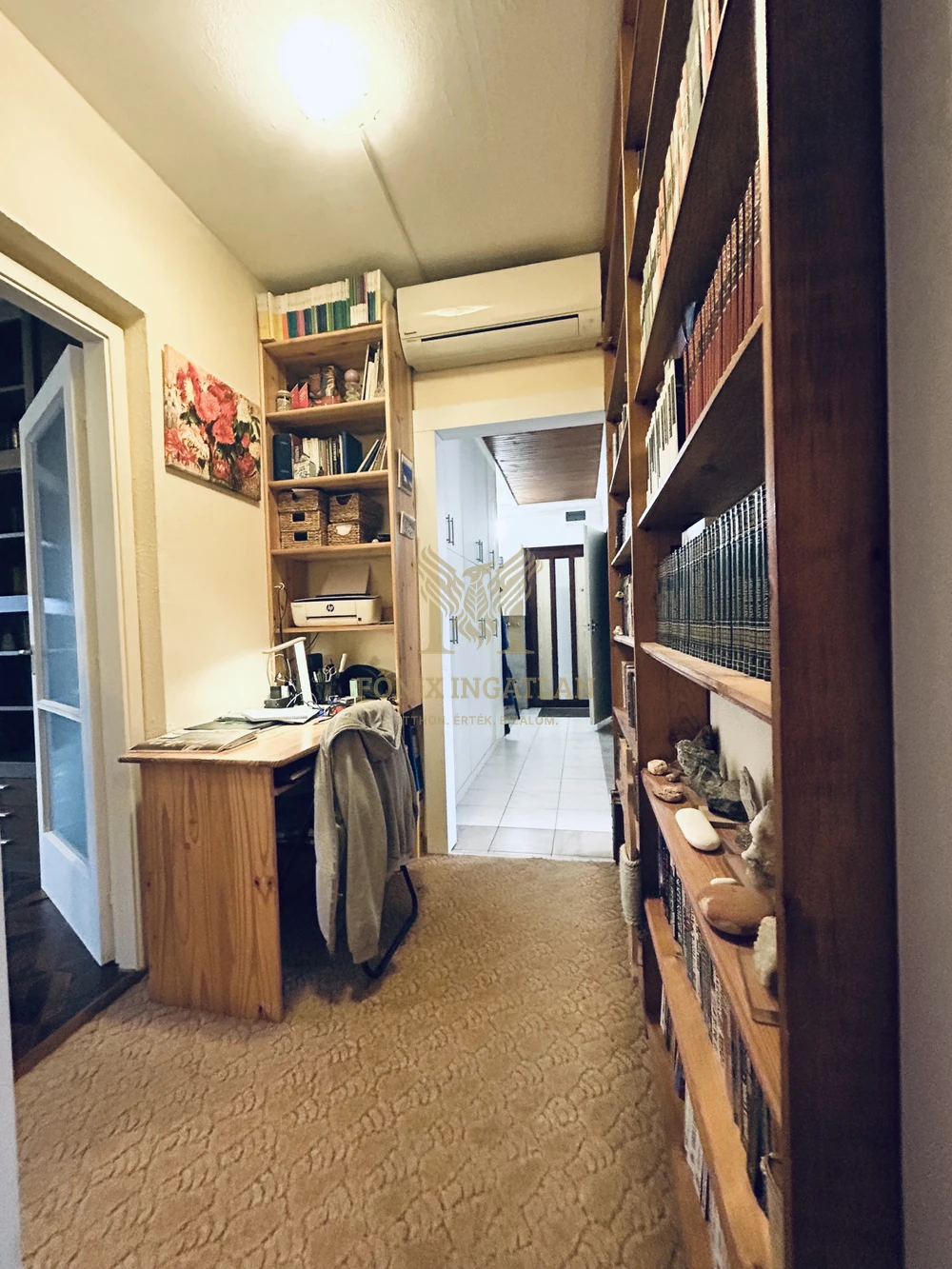 Világos, erkélyes otthon zöld környezetben – Gödöllőn, az Erzsébet-park mellett