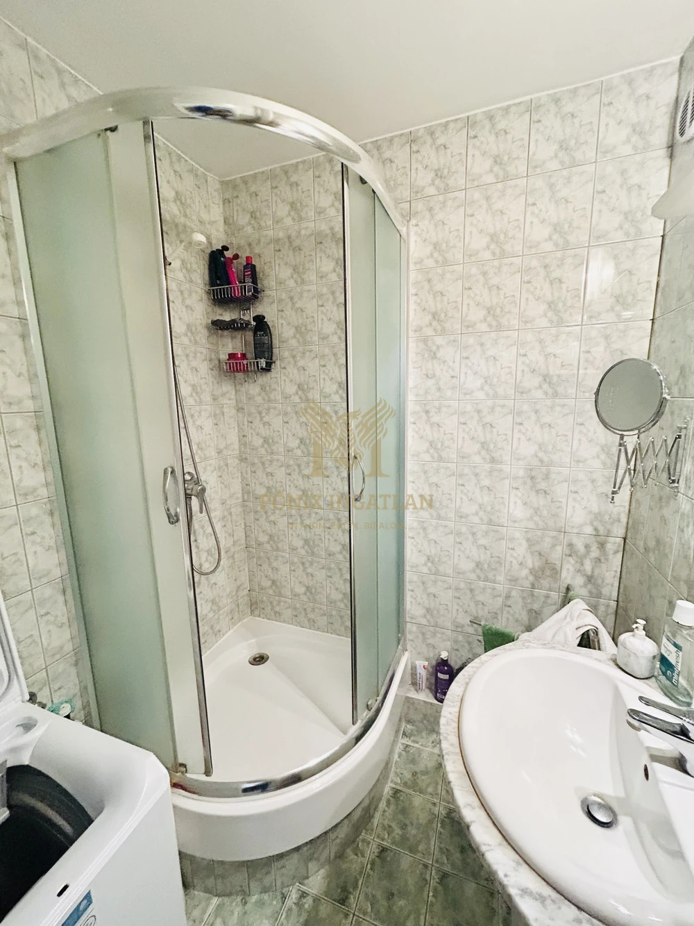 Világos, erkélyes otthon zöld környezetben – Gödöllőn, az Erzsébet-park mellett