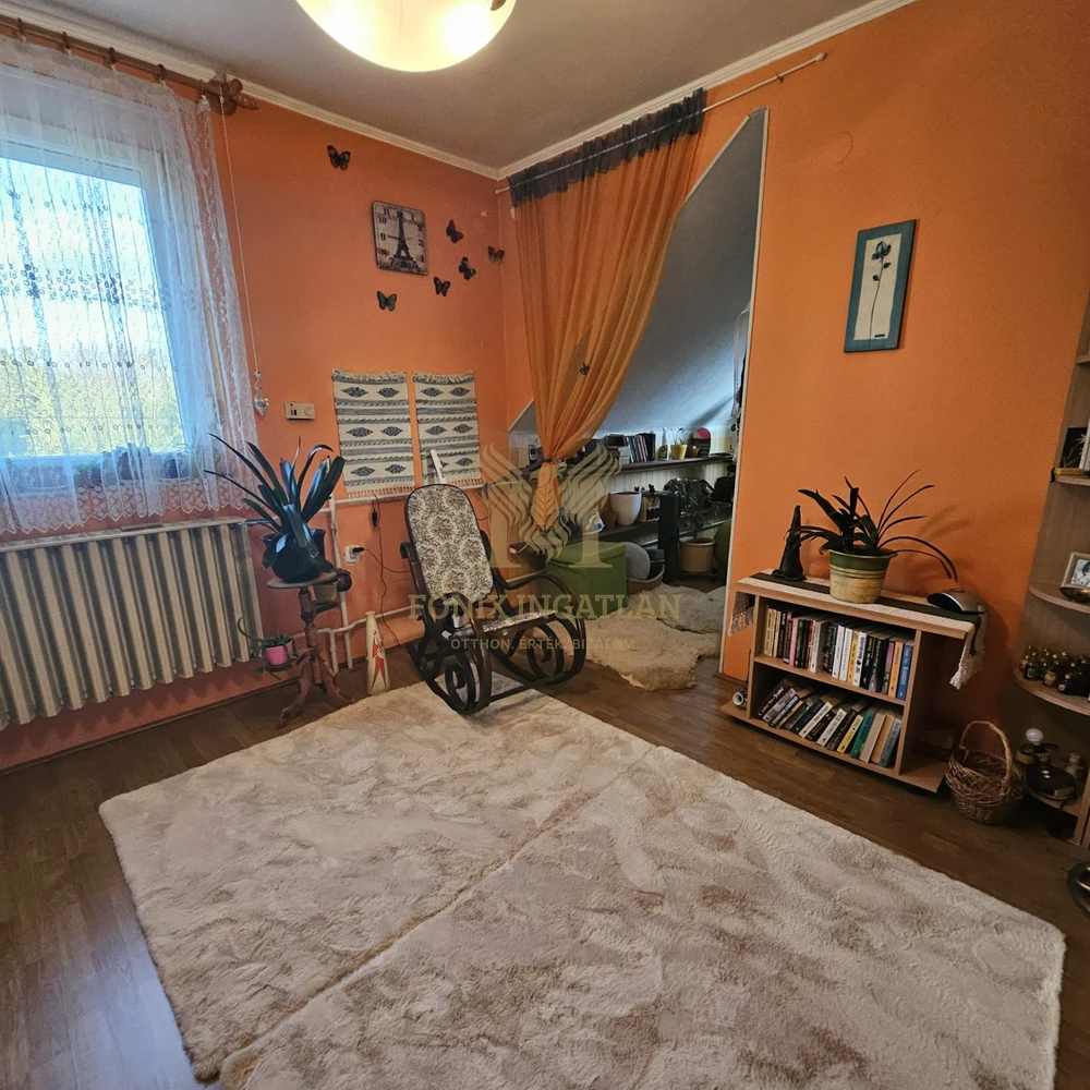 Nyugalom, tér és otthonosság egy helyen – Felsőpakonyban!