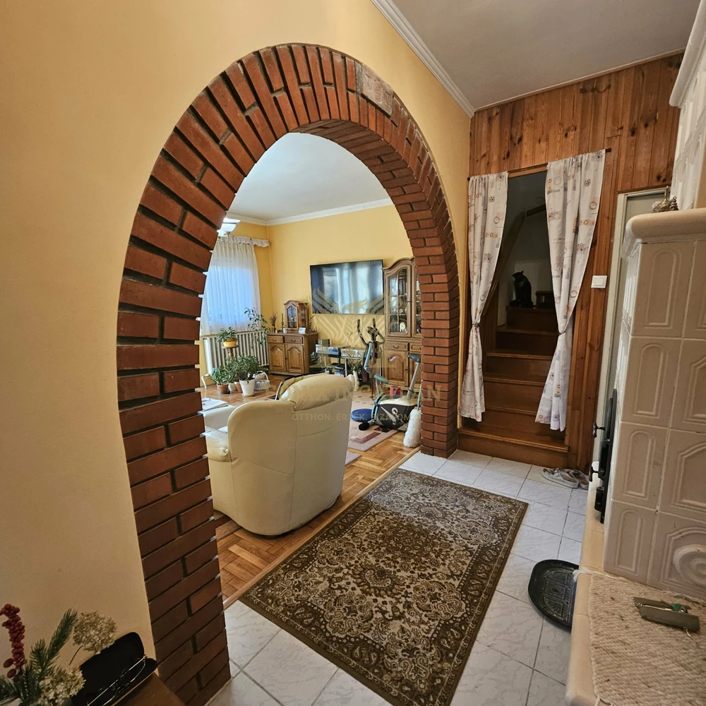 Nyugalom, tér és otthonosság egy helyen – Felsőpakonyban!