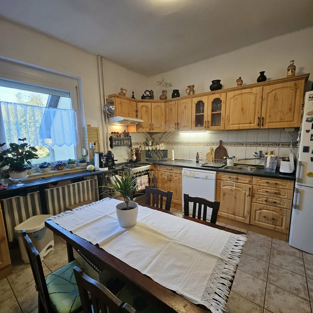 Nyugalom, tér és otthonosság egy helyen – Felsőpakonyban!