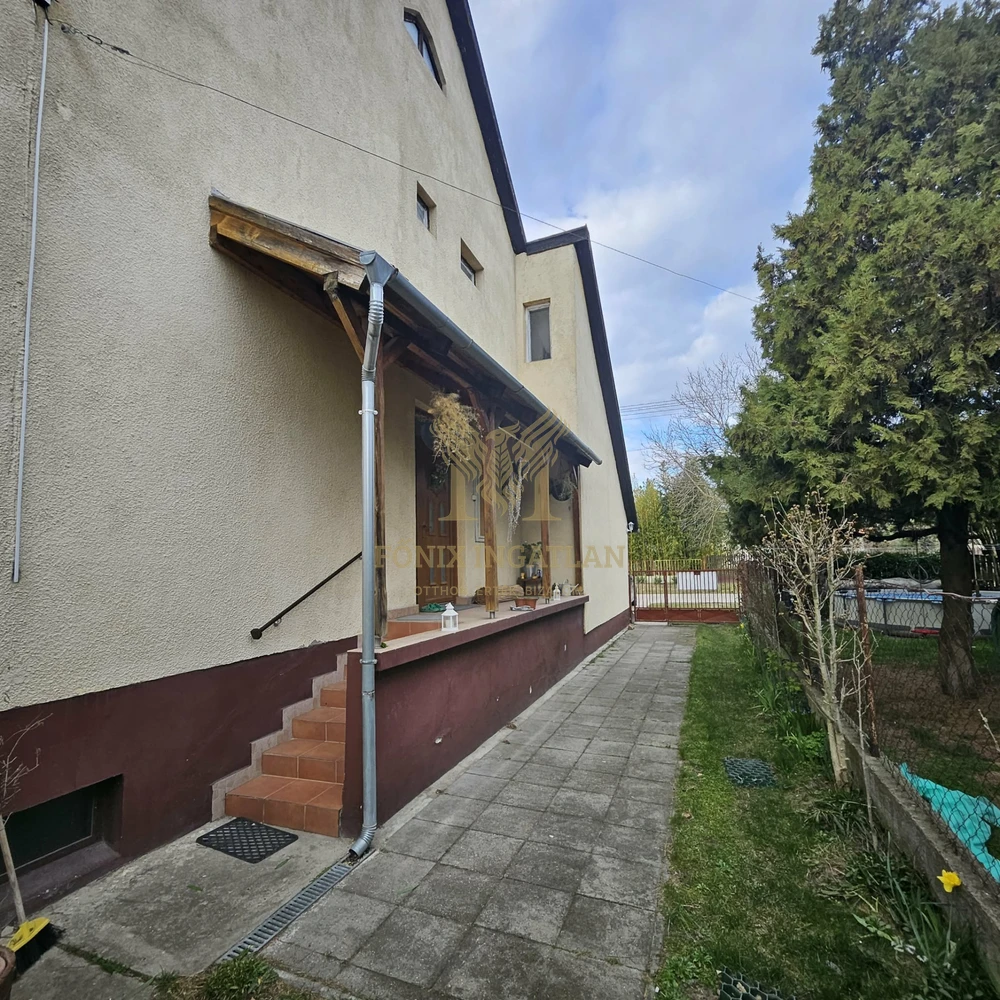 Nyugalom, tér és otthonosság egy helyen – Felsőpakonyban!