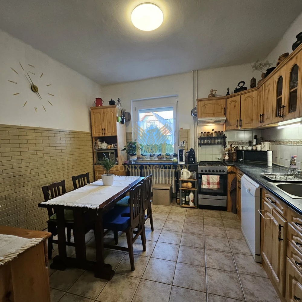 Nyugalom, tér és otthonosság egy helyen – Felsőpakonyban!