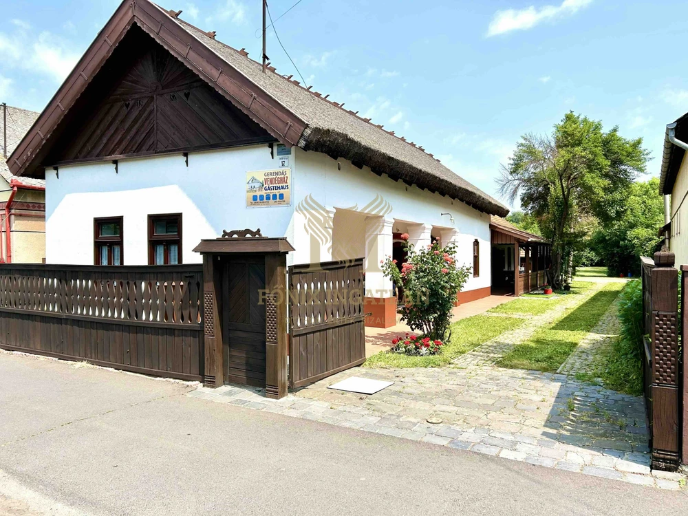 Különleges hangulatú vendégház eladó Püspökladány szívében