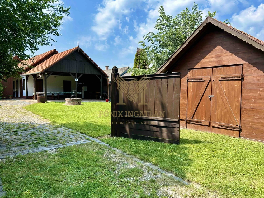 Különleges hangulatú vendégház eladó Püspökladány szívében