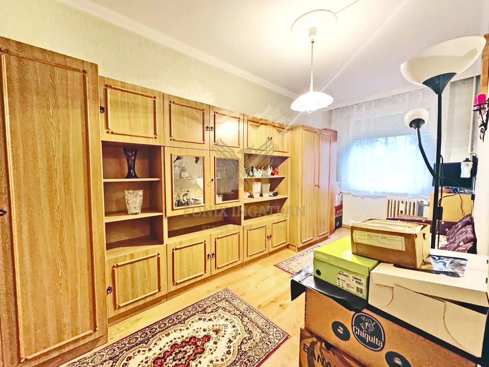 Belváros, Hajó utca, 1.emeleti lakás eladó!