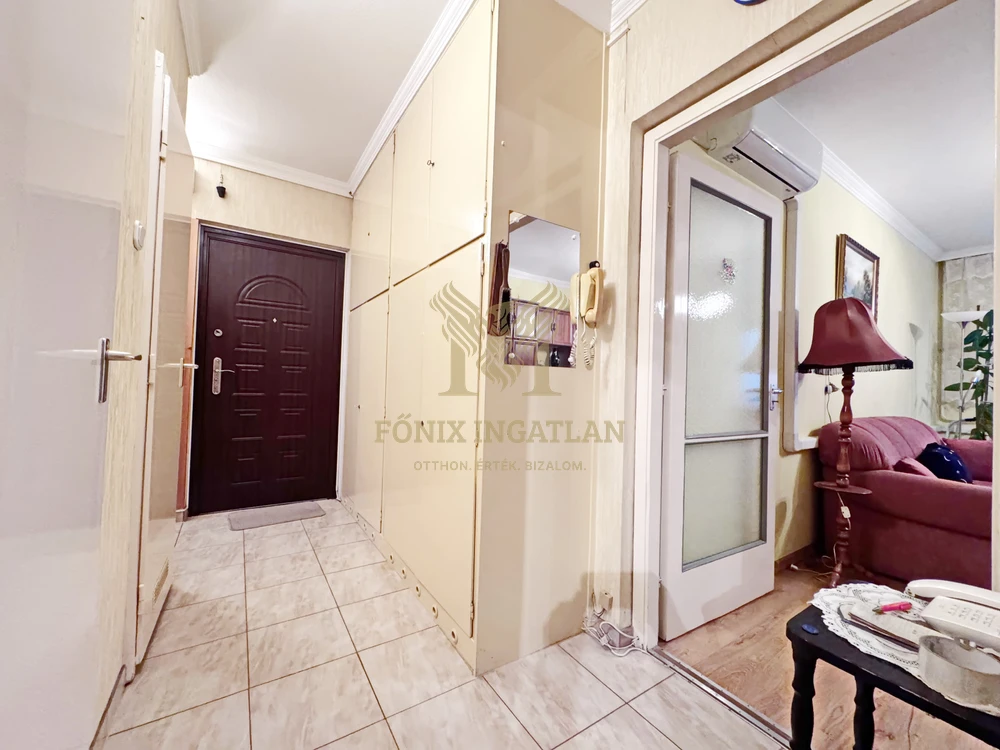 Belváros, Hajó utca, 1.emeleti lakás eladó!