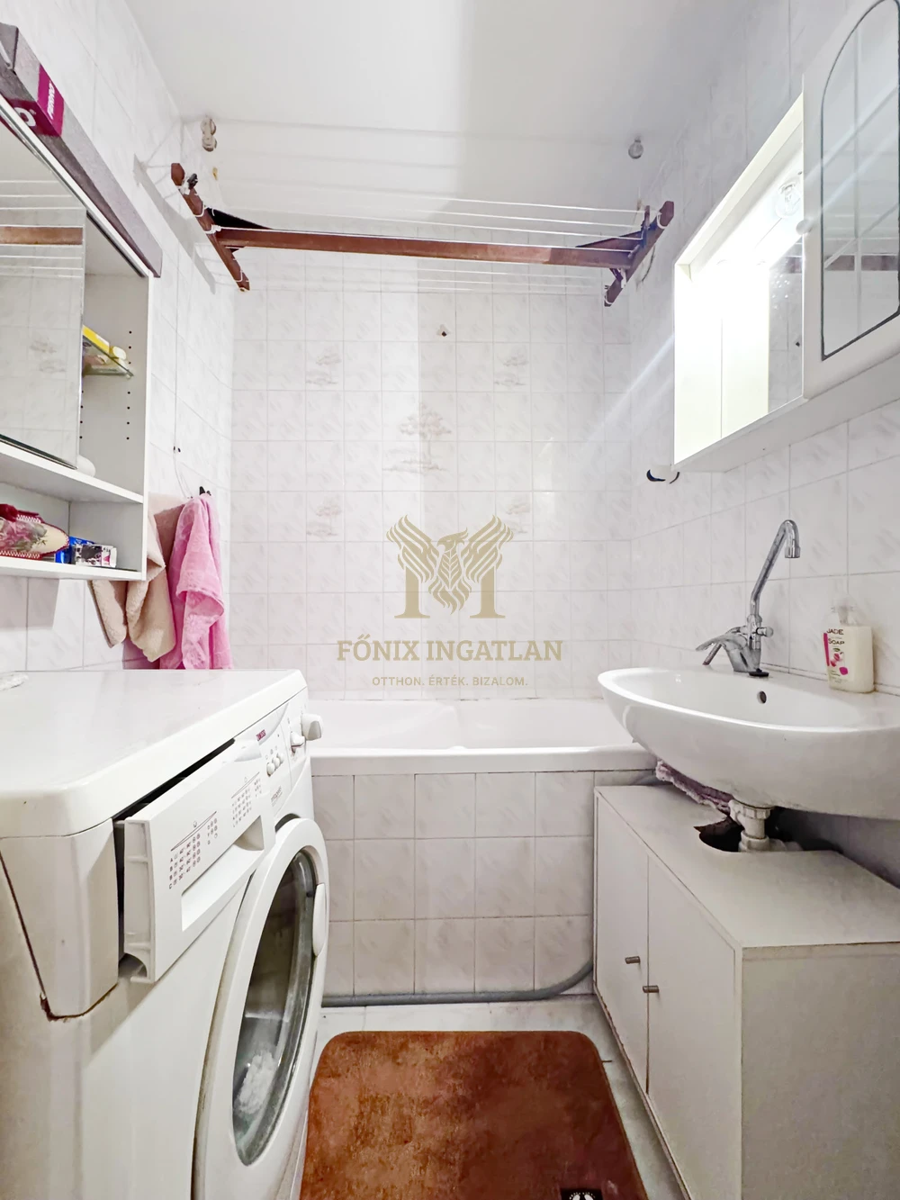 Belváros, Hajó utca, 1.emeleti lakás eladó!