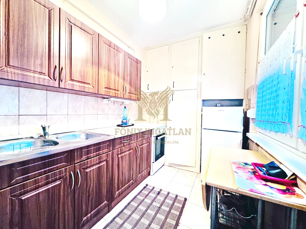 Belváros, Hajó utca, 1.emeleti lakás eladó!