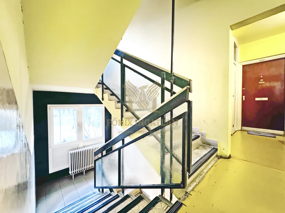 Belváros, Hajó utca, 1.emeleti lakás eladó!