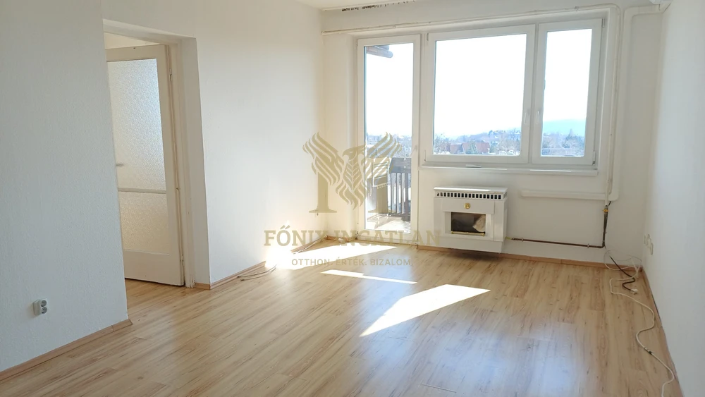 RÓZSADOMBON GYÖNYÖRŰ PANORÁMÁS VILÁGOS LAKÁS ELADÓ !!!