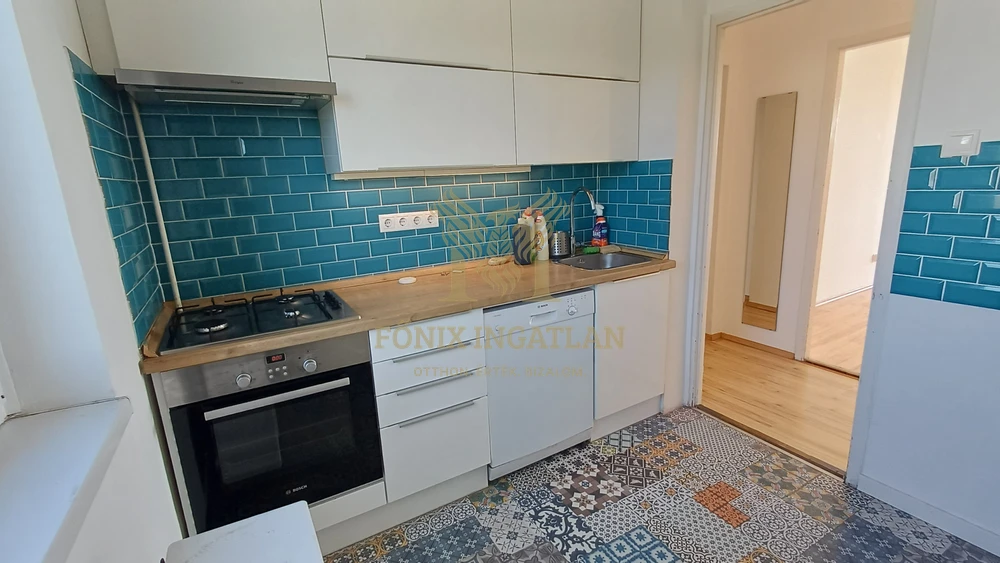 RÓZSADOMBON GYÖNYÖRŰ PANORÁMÁS VILÁGOS LAKÁS ELADÓ !!!