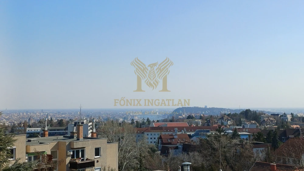 RÓZSADOMBON GYÖNYÖRŰ PANORÁMÁS VILÁGOS LAKÁS ELADÓ !!!