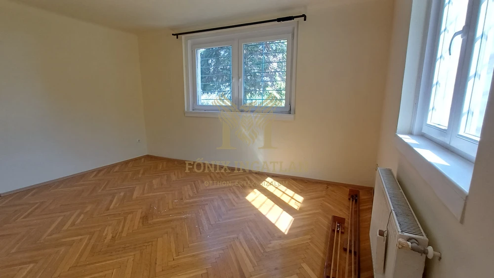 SASHEGYI, KERTKAPCSOLATOS LAKÁS ELADÓ