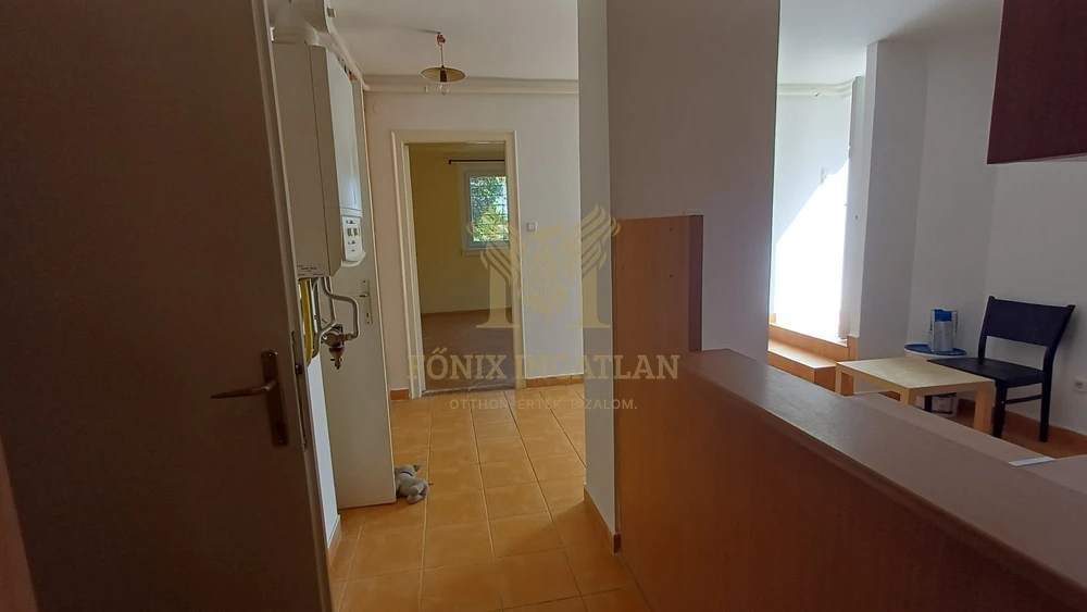 SASHEGYI, KERTKAPCSOLATOS LAKÁS ELADÓ