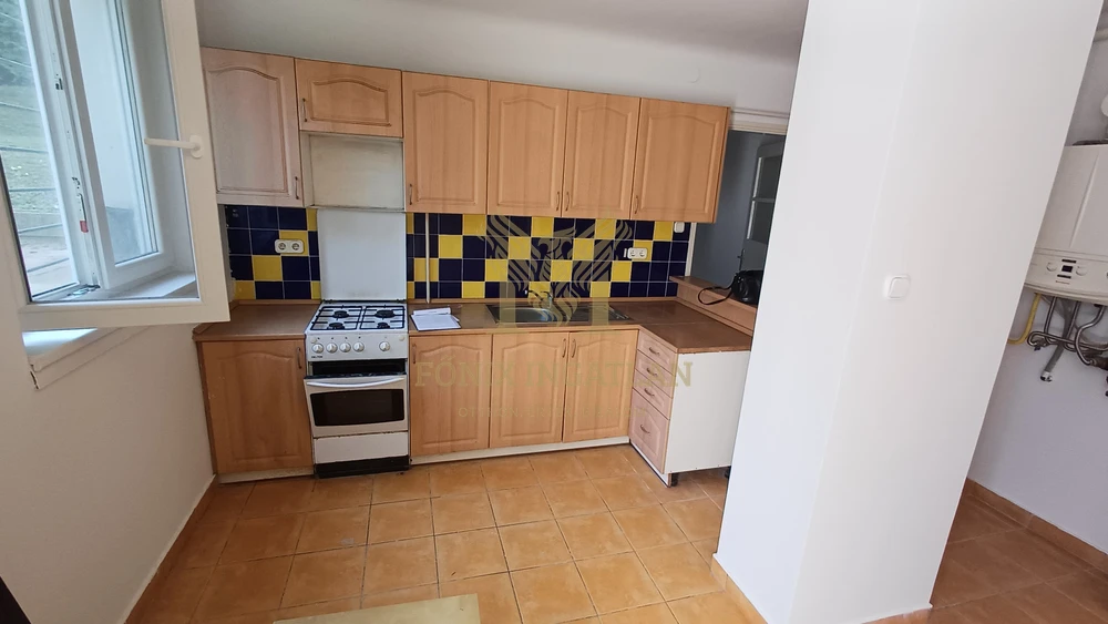 SASHEGYI, KERTKAPCSOLATOS LAKÁS ELADÓ