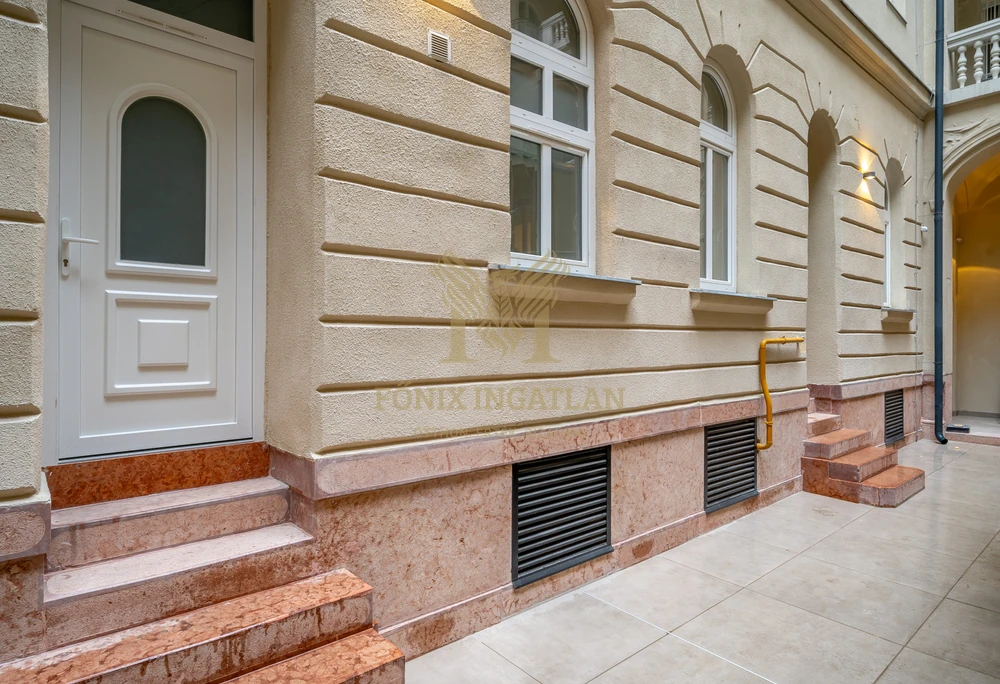 Budapest VI. kerület – Paulay Ede utcában egyedi kialakítású, prémium lakás eladó