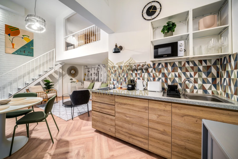 Budapest VI. kerület – Paulay Ede utcában egyedi kialakítású, prémium lakás eladó