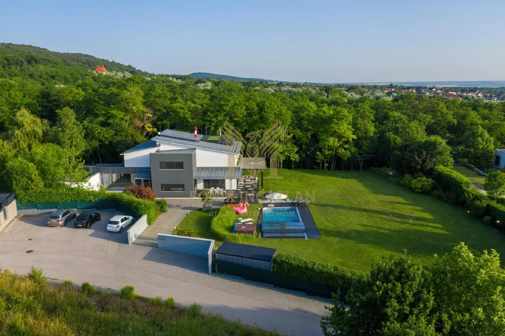 Exkluzív privát birtok Pátyon – kompromisszumok nélküli luxus 20 percre Budapesttől