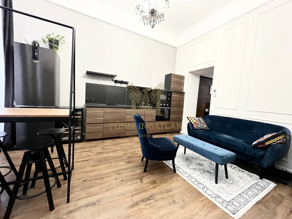 Exkluzív belvárosi lakás 3,7 m belmagassággal – ahol a tér és a minőség találkozik