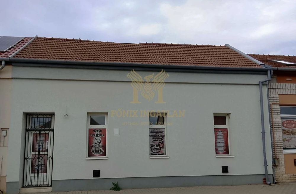 Eladó üzlethelyiség Csenger központjában 