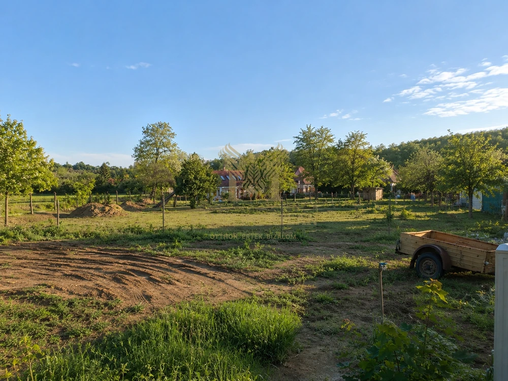 Világörökségi területen - Pannonhalma Tóthegy részen - 2500 m2 építési telek eladó