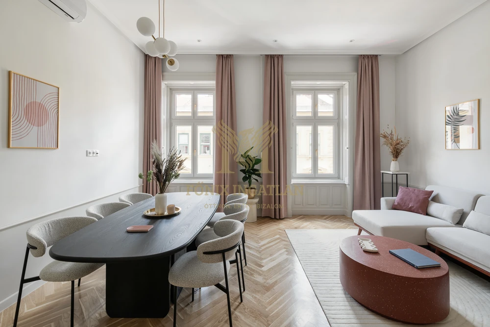 ANDRÁSSY ÚT KÖZELÉBEN – AZONNAL KÖLTÖZHETŐ, TELJESEN BERENDEZETT LUXUSOTTHON!