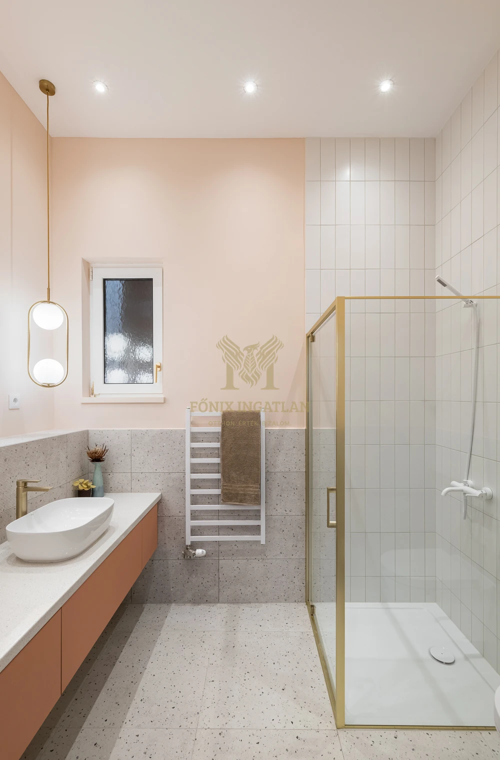 LUXUS, ELEGANCIA ÉS NAGYPOLGÁRI ÉLETÉRZÉS – EGY KARNYÚJTÁSNYIRA AZ ANDRÁSSY ÚTTÓL!