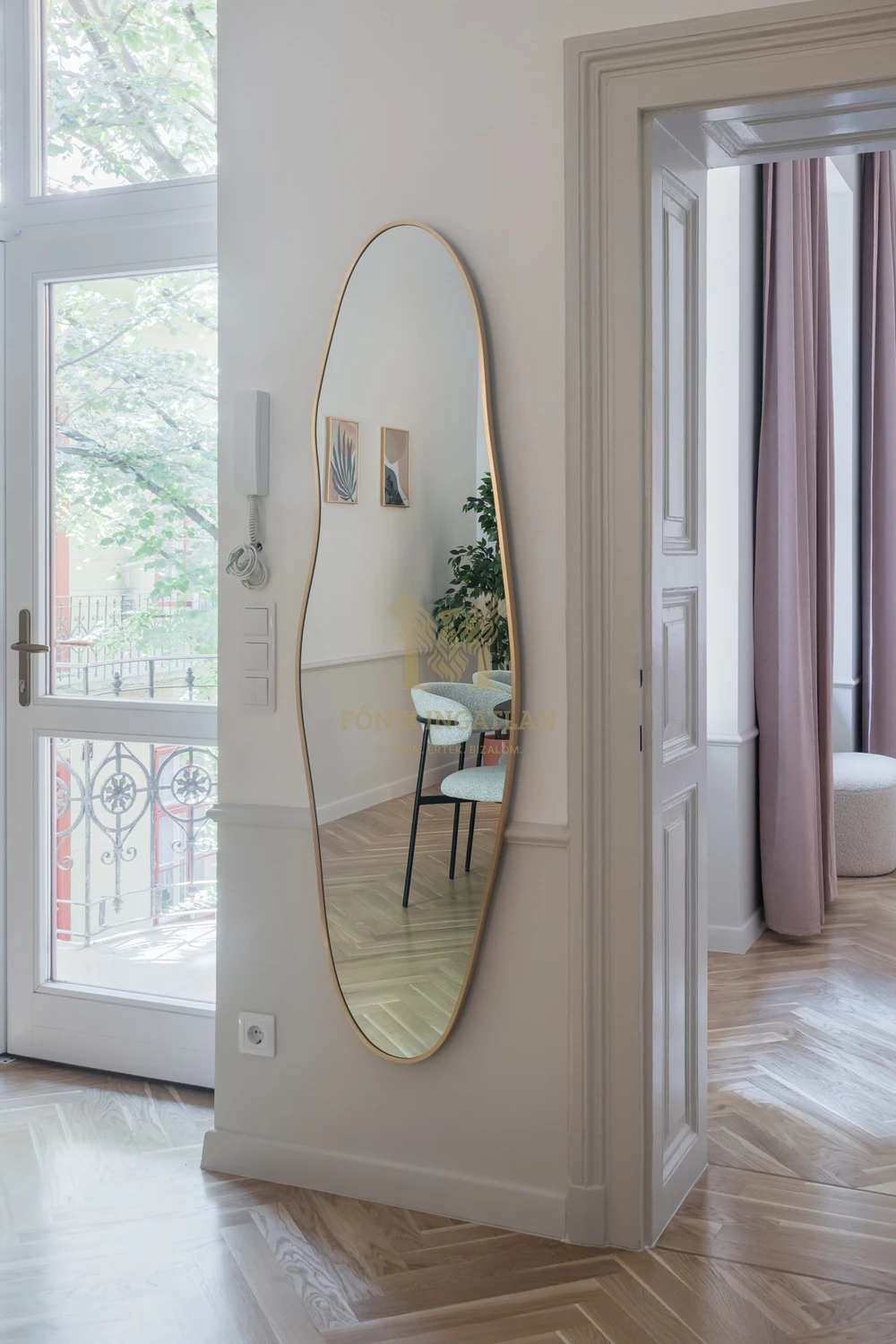 LUXUS, ELEGANCIA ÉS NAGYPOLGÁRI ÉLETÉRZÉS – EGY KARNYÚJTÁSNYIRA AZ ANDRÁSSY ÚTTÓL!