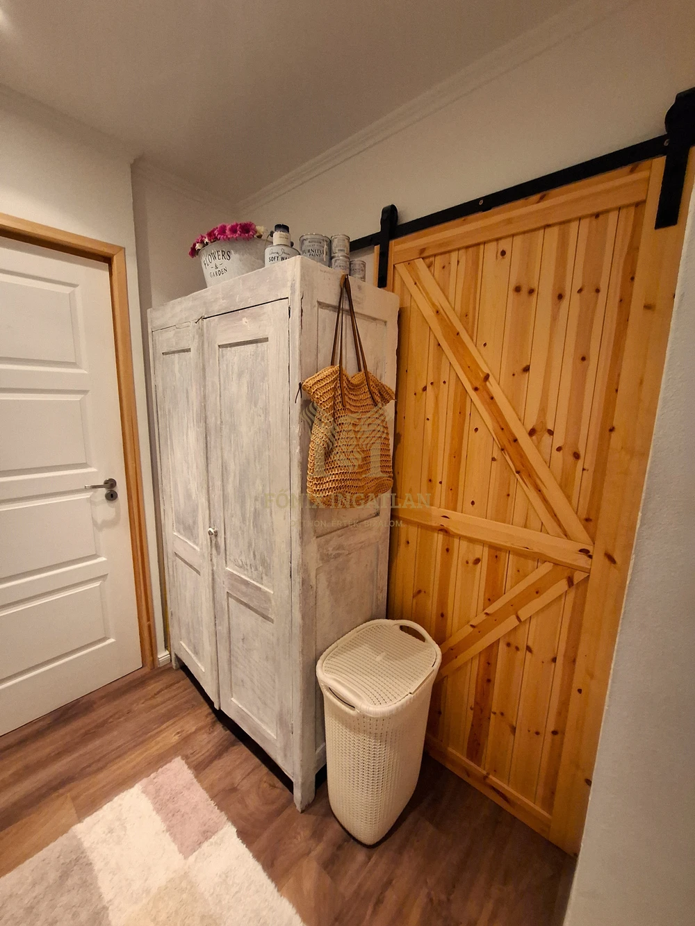 Eladó egy igényes, 69 m²-es, 1+3 félszobás panellakás Budapest XI. kerületében
