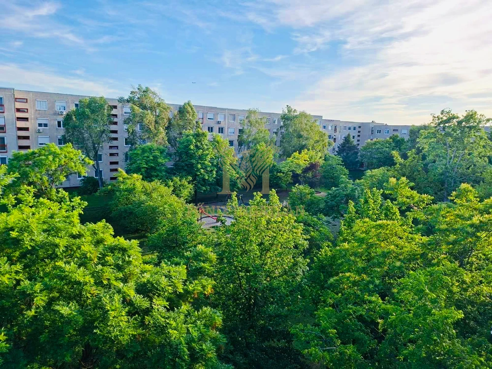 Kivételesen csendes, napfényes, 73 m²-es, 4 szobás lakás eladó a XVII. kerület közkedvelt részén, az Újlak utcában!