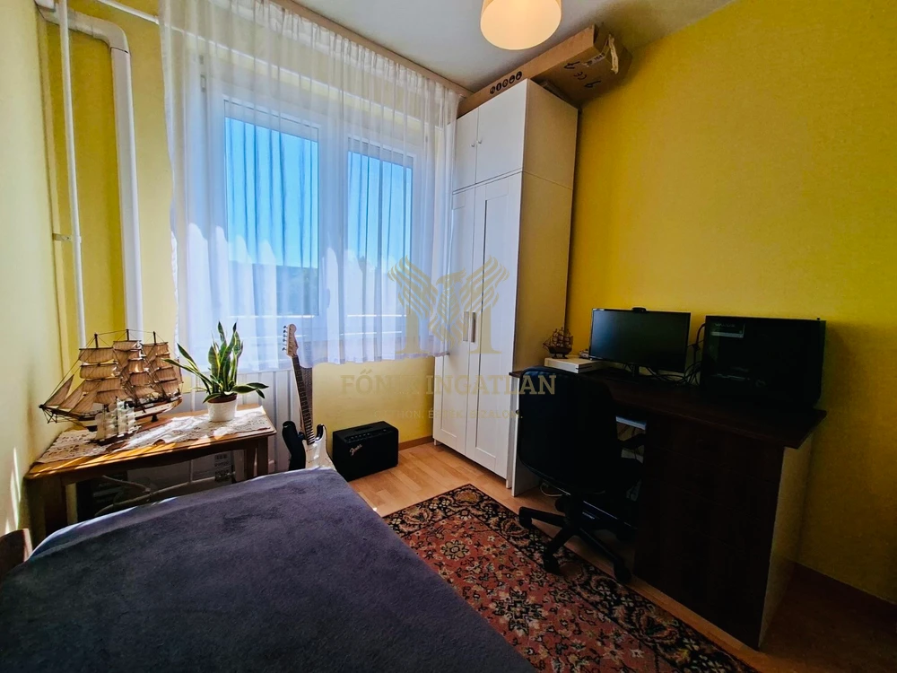 Kivételesen csendes, napfényes, 73 m²-es, 4 szobás lakás eladó a XVII. kerület közkedvelt részén, az Újlak utcában!