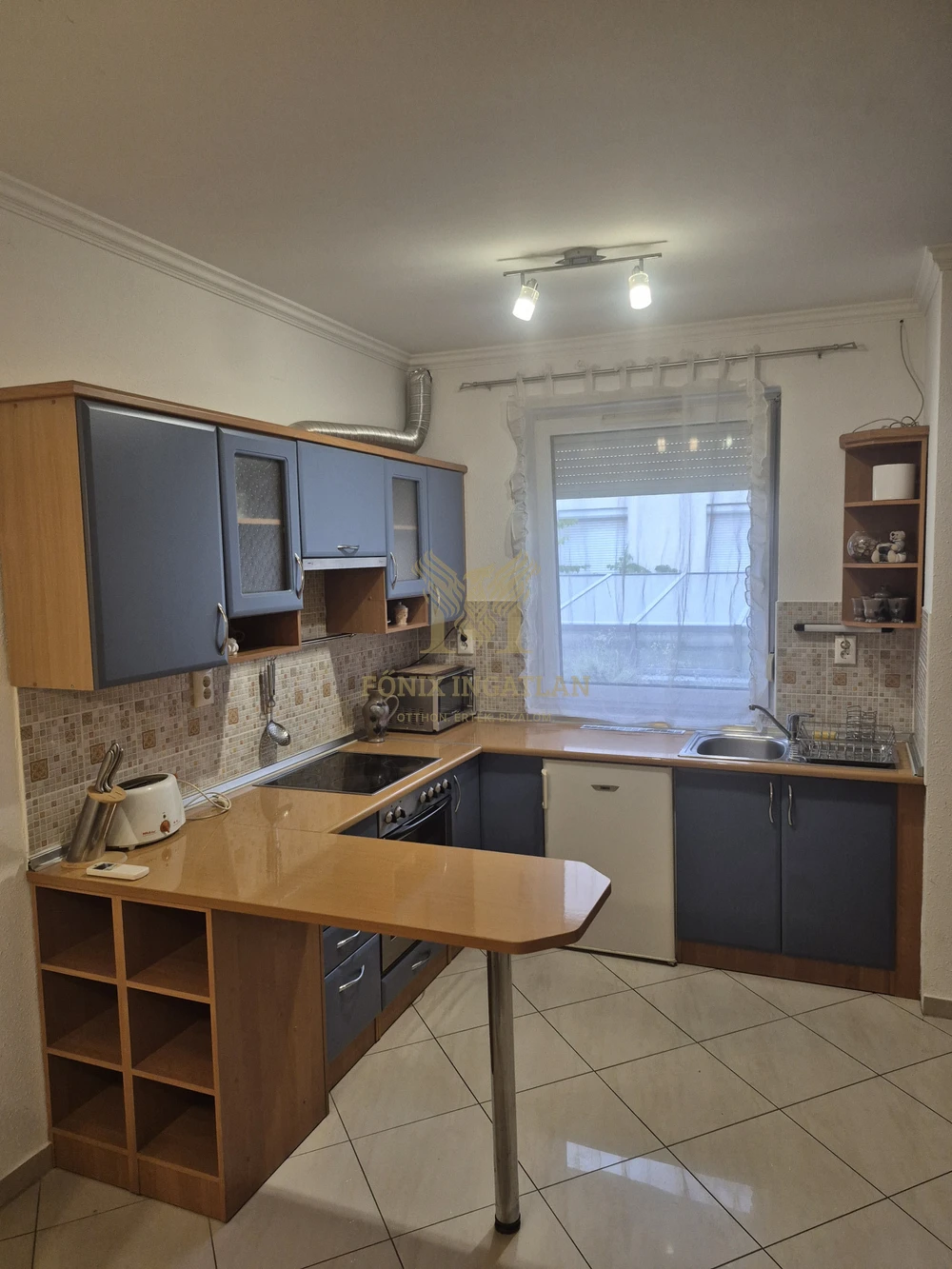 Kiadó modern lakás Debrecen belvárosában, a Halköz üzletházban