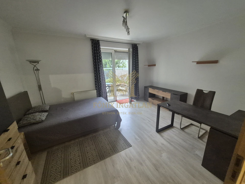 Kiadó modern lakás Debrecen belvárosában, a Halköz üzletházban