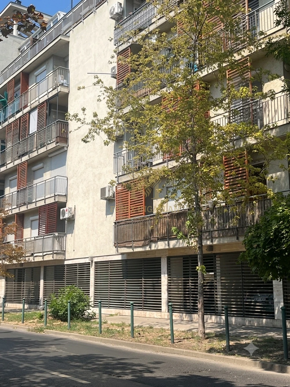 Otthon, ahol mindig ragyog a nap – Bútorozott, erkélyes ékszerdoboz a XIII. kerületben
