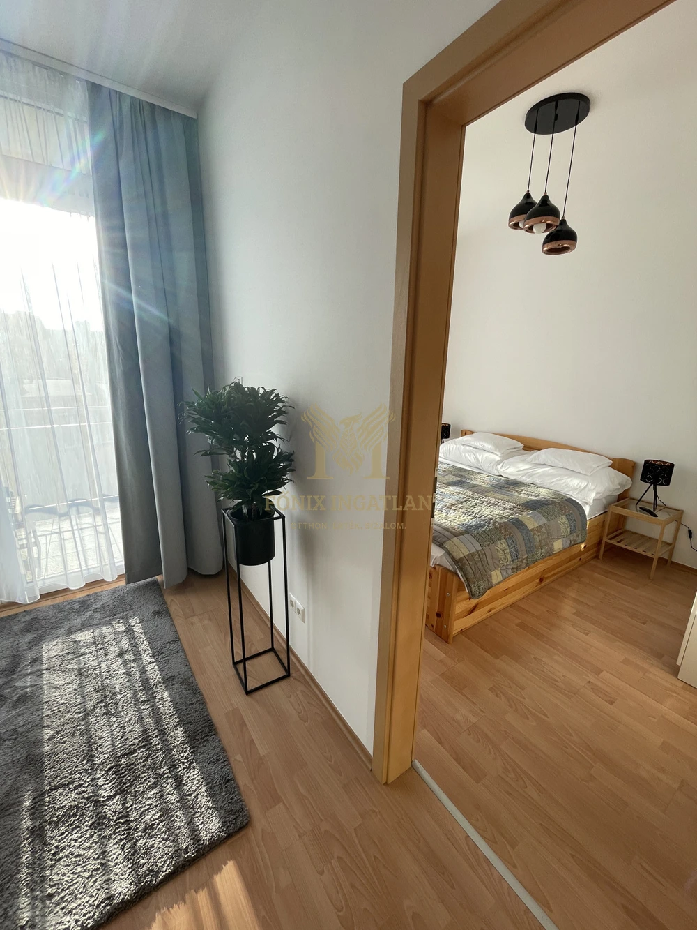 Otthon, ahol mindig ragyog a nap – Bútorozott, erkélyes ékszerdoboz a XIII. kerületben