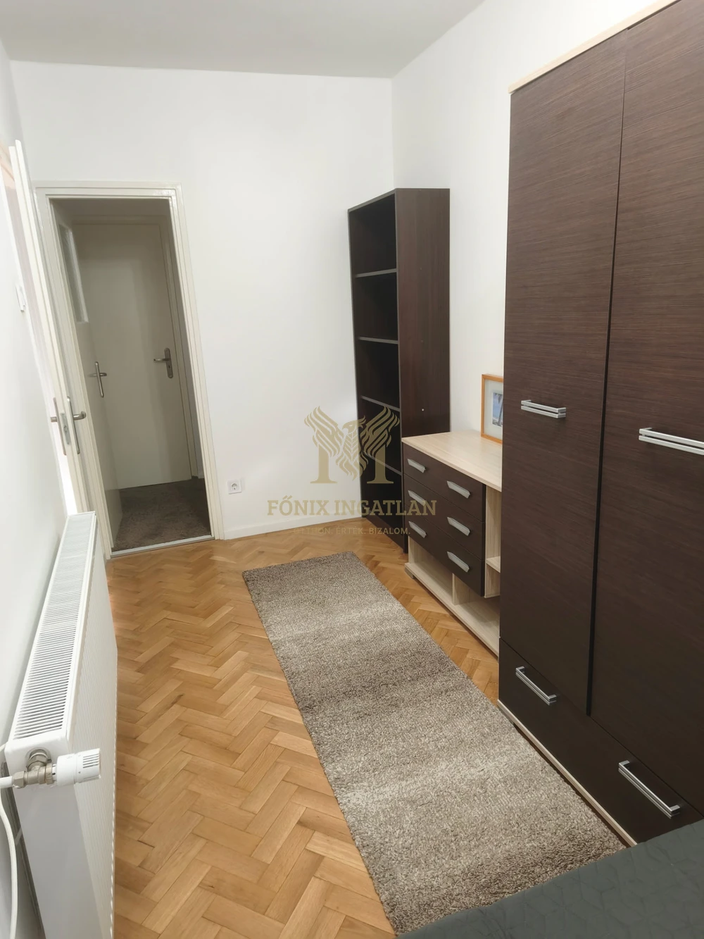 TELJES KÖRŰEN FELÚJÍTOTT, BÚTOROZOTT LAKÁS KIADÓ DEBRECEN NAGYERDŐN