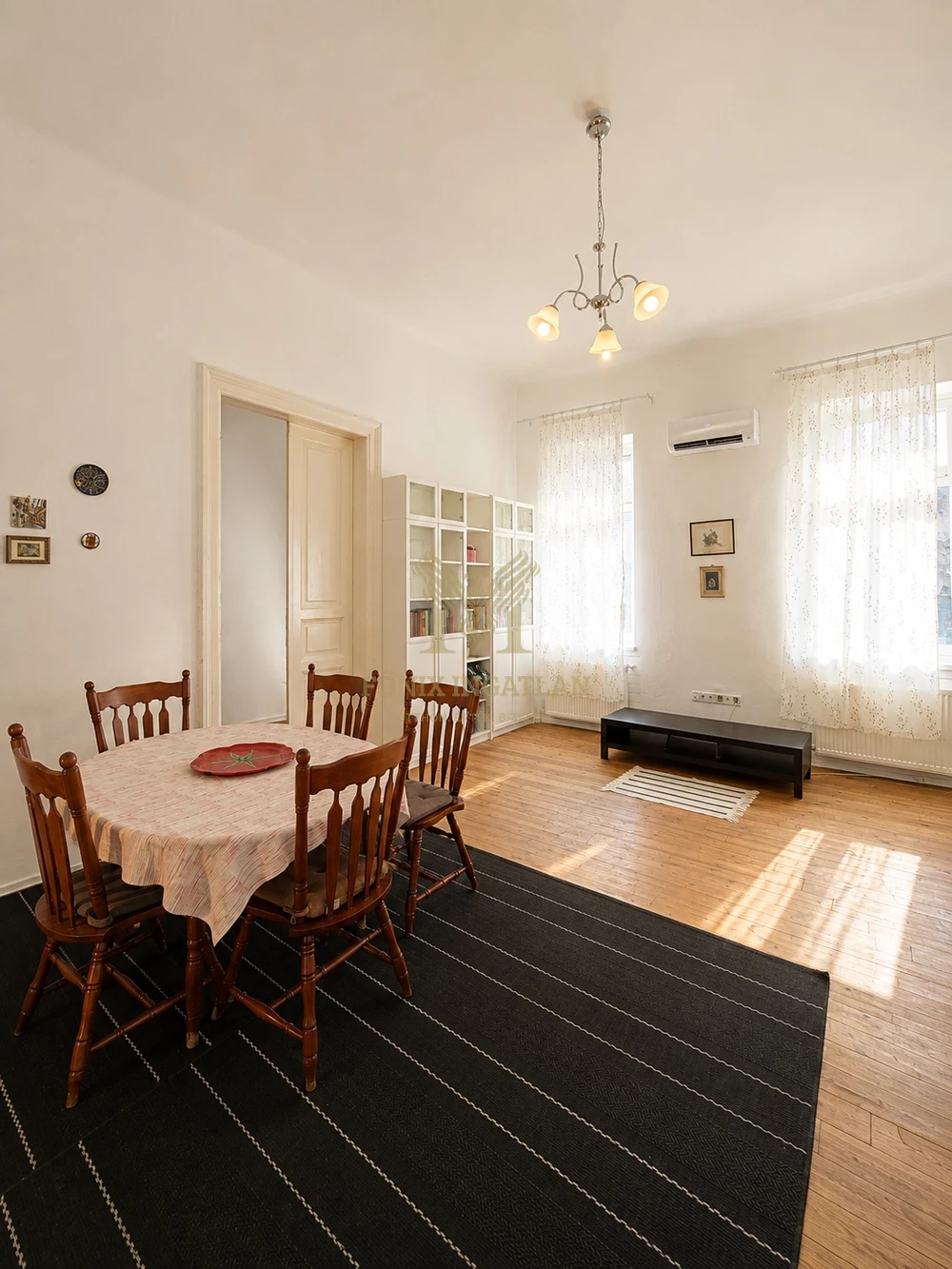 NAGYPOLGÁRI TEREK A CORVIN SZÍVÉBEN – 95 M² A JÓZSEF KÖRÚTON!