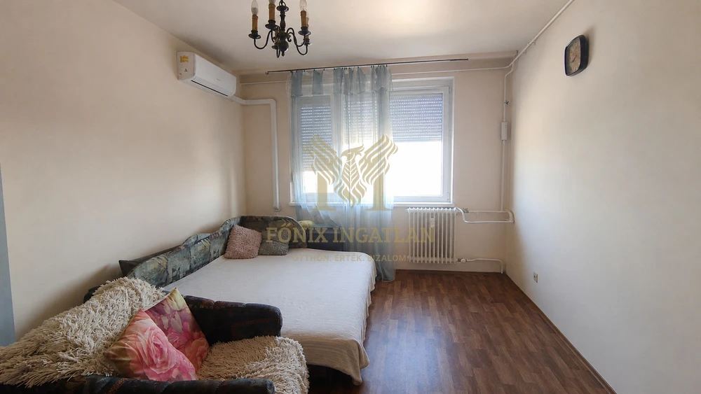 Debrecen belvárosában kiadó 1 + 1 fél szobás lakás!