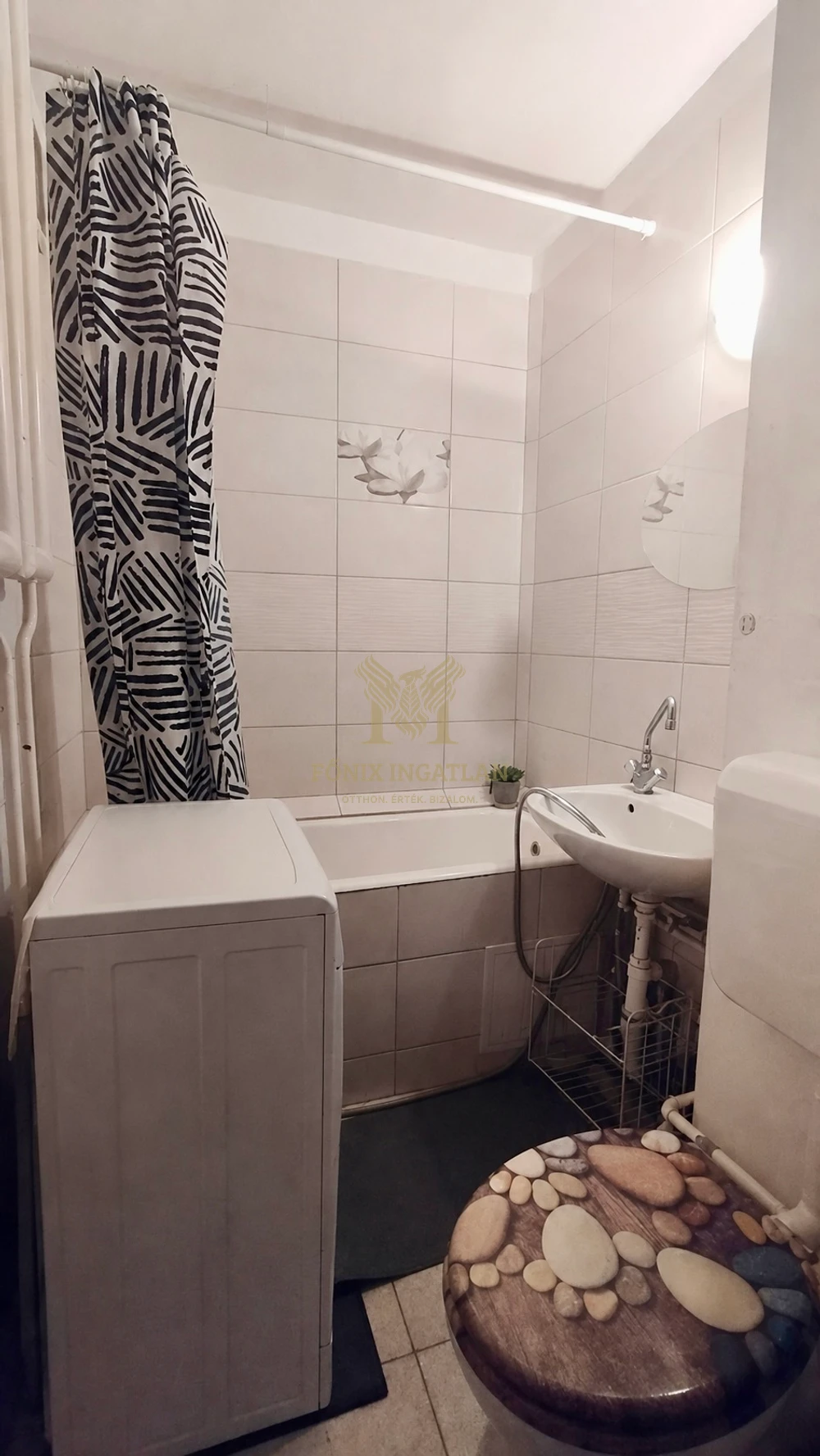 Debrecen belvárosában kiadó 1 + 1 fél szobás lakás!